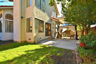 229 Mulqueeney St in Livermore, CA - Building Photo - Building Photo