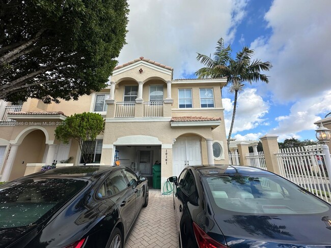 10101 NW 32nd Terrace in Doral, FL - Building Photo - Building Photo
