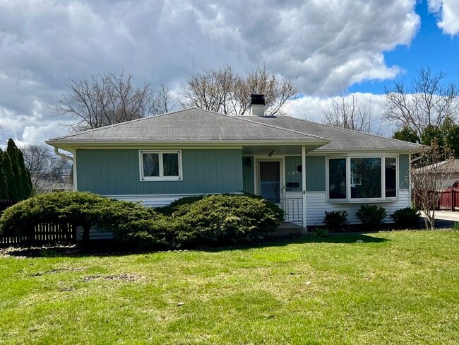 property at 2107 Quail Ln