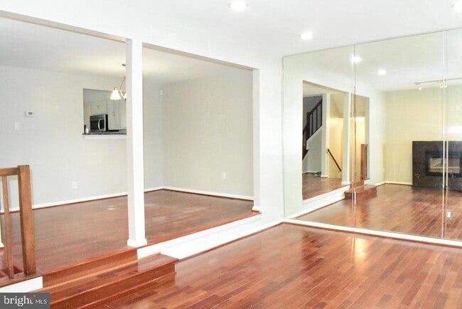 8225 Londonderry Ct in Laurel, MD - Building Photo - Building Photo