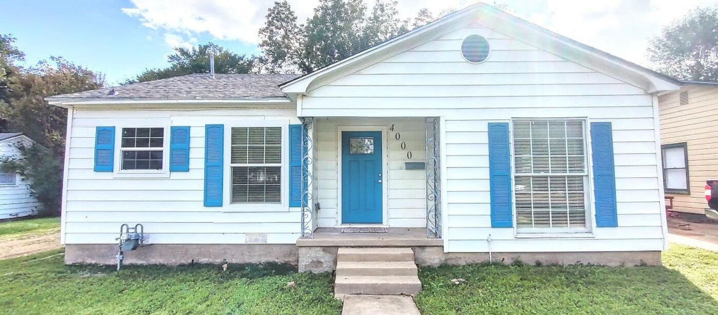 4000 Austin Ave in Waco, TX - Building Photo