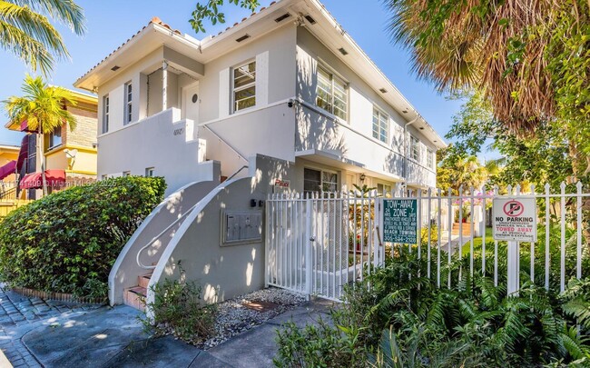 6929 Rue Vendome in Miami Beach, FL - Building Photo - Building Photo