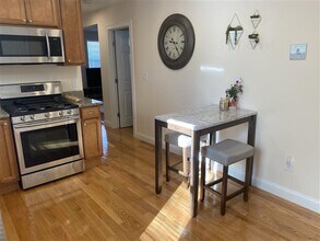 6 Nashua St, Unit #2 in Somerville, MA - Building Photo - Building Photo