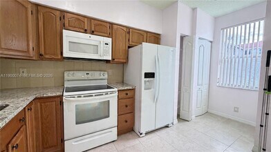 870 NE 212th Terrace in Miami, FL - Building Photo - Building Photo