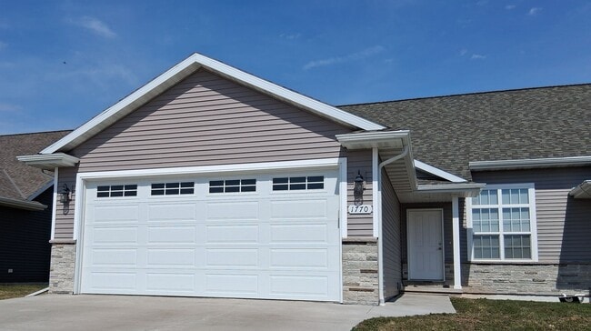 1768-1770 Garroman Dr in De Pere, WI - Building Photo - Building Photo