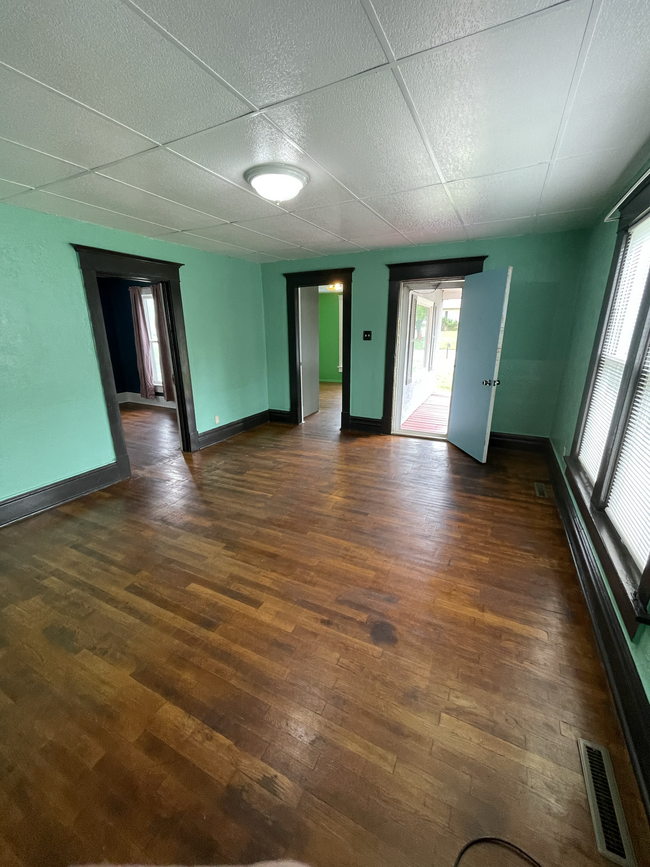 property at 702 N Jefferson Ave