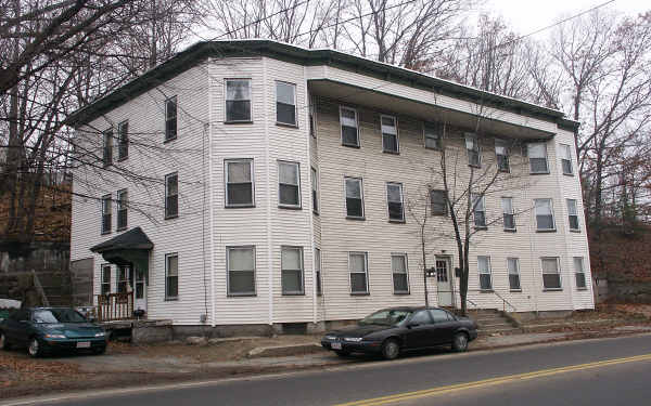 737 River St in Fitchburg, MA - Building Photo