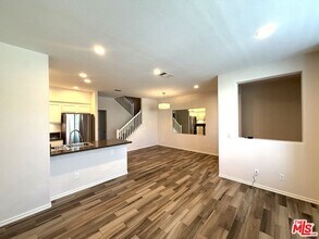 27030 Victoria Ln in Santa Clarita, CA - Building Photo - Building Photo