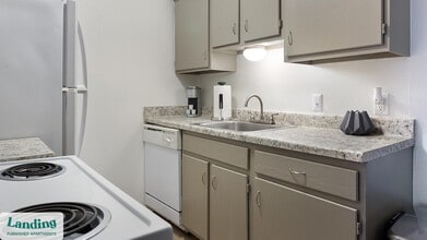 6326 S 107th E Ave, Unit 6426-2 in Tulsa, OK - Foto de edificio - Building Photo