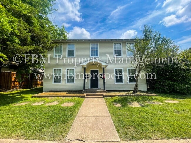 property at 409 W Brown St