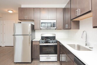 3409 W Fullerton Ave, Unit A3 in Chicago, IL - Building Photo - Building Photo