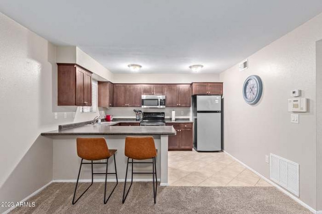 property at 1014 E Spence Ave