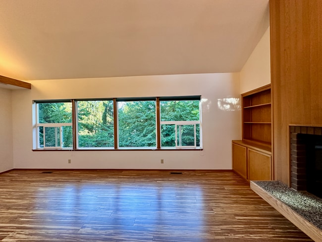 1647 Jeannette Plz NW in Bainbridge Island, WA - Building Photo - Building Photo