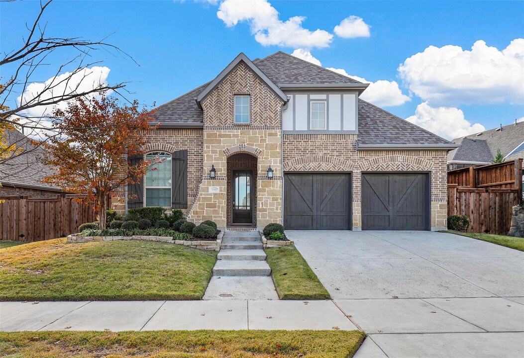 1908 Crescent St in Aledo, TX - Building Photo