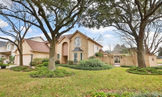 property at 7502 Holly Ct Estates Dr