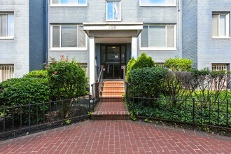 709 Brandywine St SE, Unit 104 in Washington, DC - Building Photo - Building Photo
