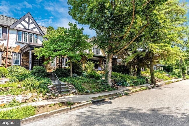 property at 163 Stoneway Ln