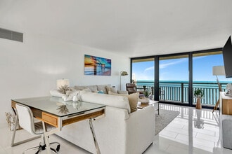 3000 N Ocean Dr in West Palm Beach, FL - Foto de edificio - Building Photo