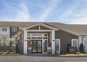 Sutton Flats in Sherman, TX - Building Photo - Building Photo