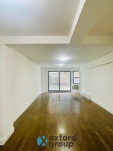 219e E 69th St in New York, NY - Building Photo - Building Photo