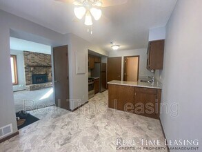9296 Indian Blvd S in Cottage Grove, MN - Building Photo - Building Photo
