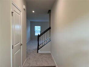 3004 Kapalua Ln in Jeannette, PA - Building Photo - Building Photo