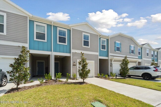 6913 Gable Grv Ave in Jacksonville, FL - Foto de edificio - Building Photo