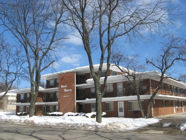 Bowl Haven in Waukegan, IL - Building Photo