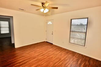 1202 Franklin St in Weatherford, TX - Foto de edificio - Building Photo