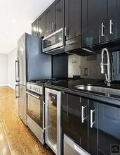 East 1st Street in New York, NY - Foto de edificio - Building Photo