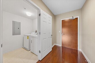 255 E Liberty Dr in Wheaton, IL - Building Photo - Building Photo