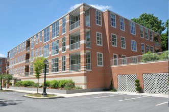 Pembroke North Condominium in Wayne, PA - Building Photo - Building Photo