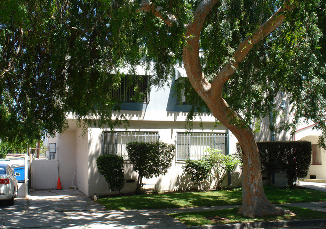 814 S HOLT Ave in Los Angeles, CA - Building Photo - Building Photo