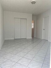 865 SE 20th Ave in Deerfield Beach, FL - Building Photo - Building Photo