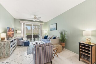 8161 Twelve Oaks Cir in Naples, FL - Building Photo - Building Photo