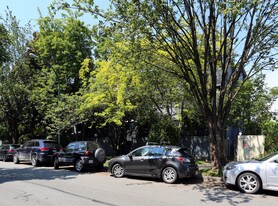 The malibu in Vancouver, BC - Building Photo