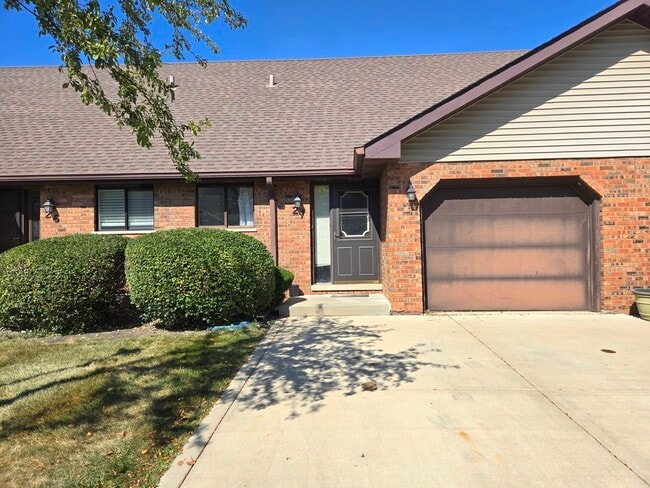 property at 1914 Heatherway Ln