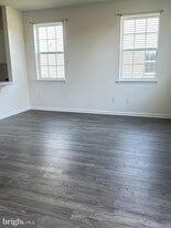 121 Mazzeo Dr in Glassboro, NJ - Building Photo