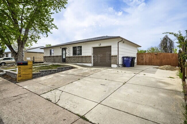 5543 Atchison St in Denver, CO - Building Photo - Building Photo