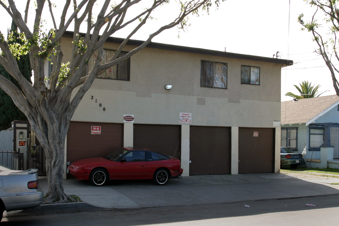 2100 E 15th in Long Beach, CA - Foto de edificio