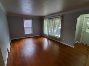 8224 Riverdale St in Dearborn Heights, MI - Building Photo - Building Photo