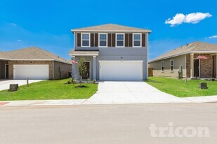 7411 Guadalupe Peak in San Antonio, TX - Building Photo