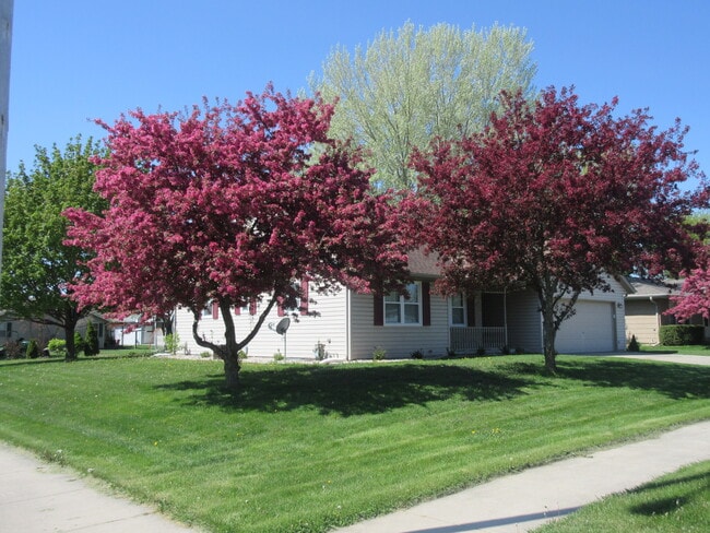 409 Knights Ave in Kewaskum, WI - Building Photo - Building Photo