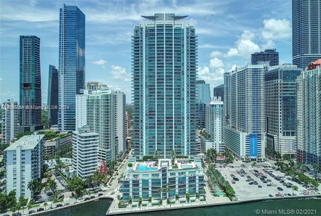 1331 Brickell Bay Dr, Unit 2511 in Miami, FL - Foto de edificio