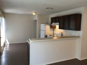 8435 Cranberry Hill in San Antonio, TX - Building Photo - Building Photo