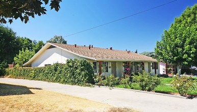 1910 Alpha in Antioch, CA - Foto de edificio - Building Photo