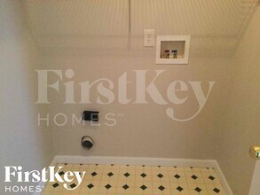 10729 Newgate Ln in Indianapolis, IN - Building Photo - Building Photo