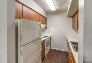 Ashley Pointe in Evansville, IN - Foto de edificio - Building Photo