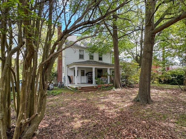 727 Richmond Rd, Unit A