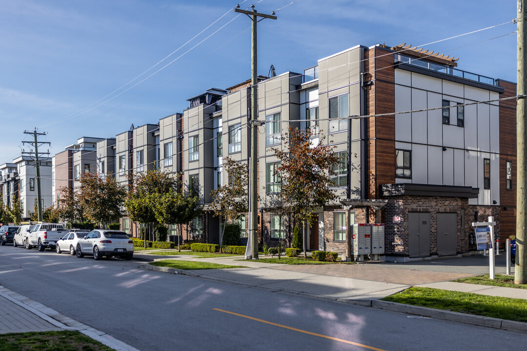 19789 55 Av in Langley, BC - Building Photo